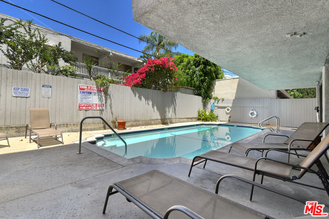 4443 Ventura Canyon Ave Unit: 304