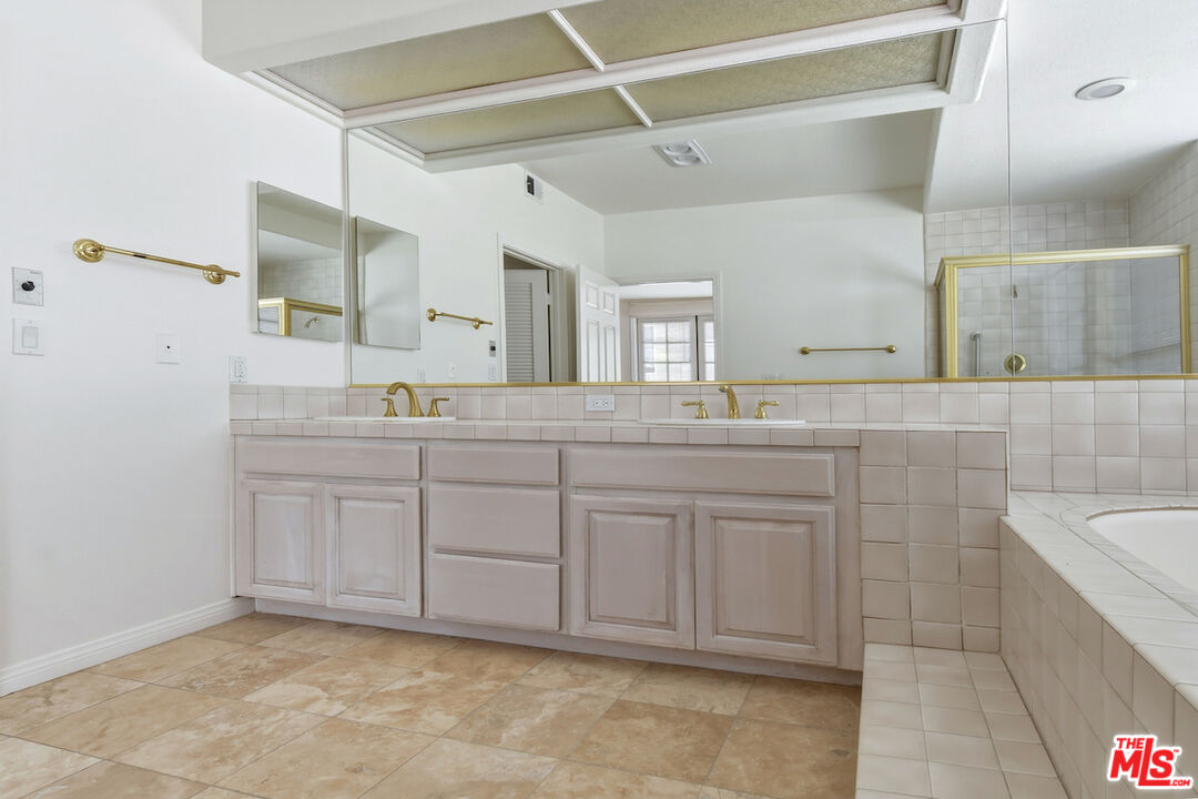 14570 Benefit St Unit: 201
