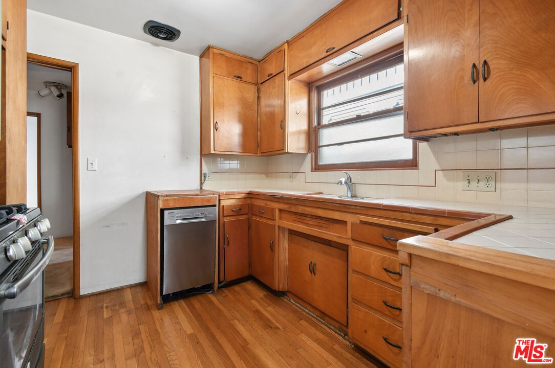 513 24th Pl