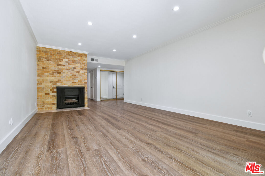 4706 Park Granada Unit: 185