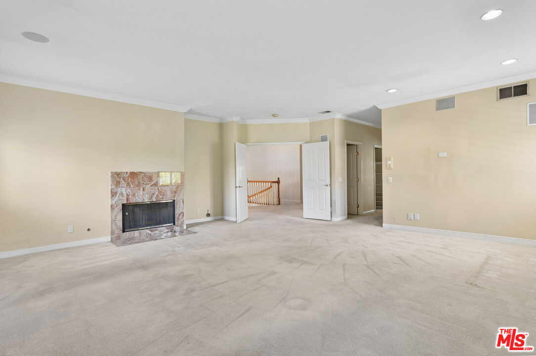 4942 Densmore Ave