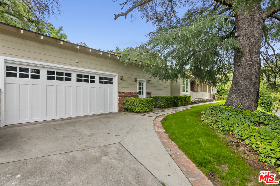 18080 Karen Dr