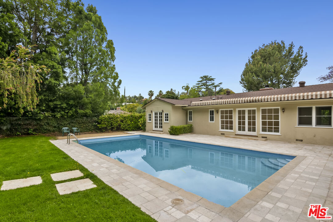 18080 Karen Dr
