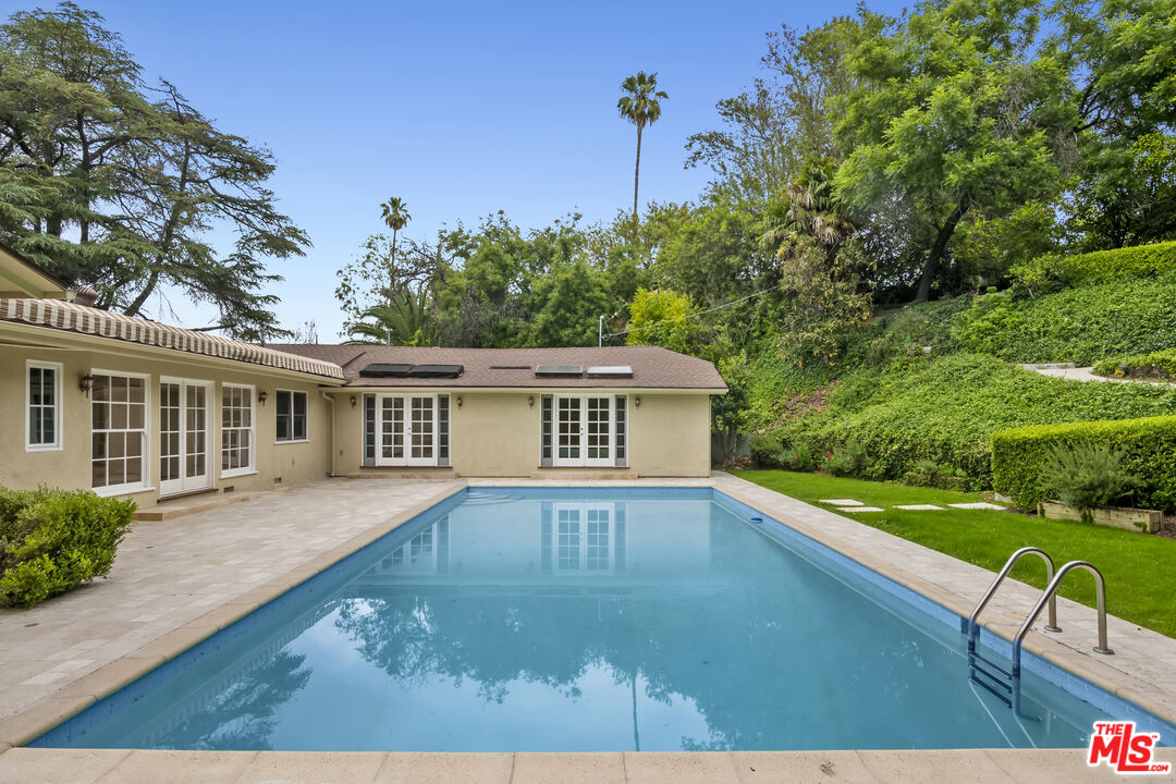 18080 Karen Dr