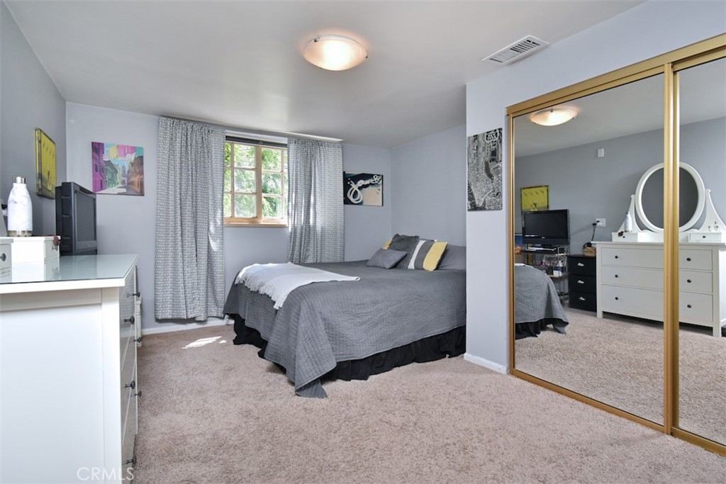 13707 Valley Vista Boulevard