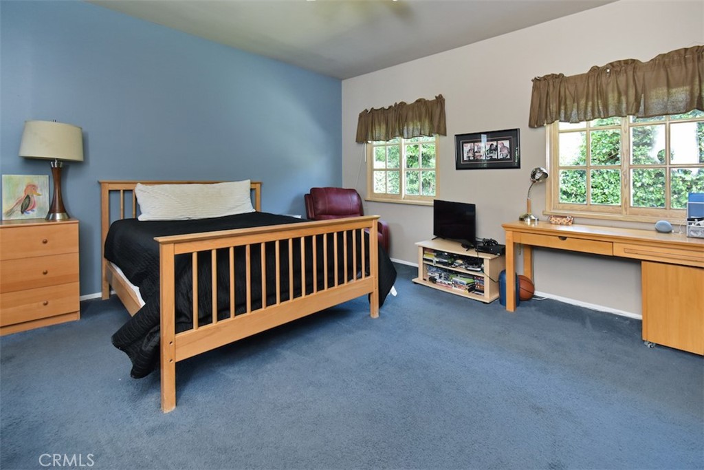 13707 Valley Vista Boulevard