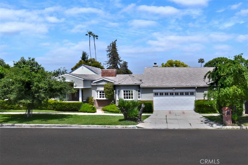 13707 Valley Vista Boulevard