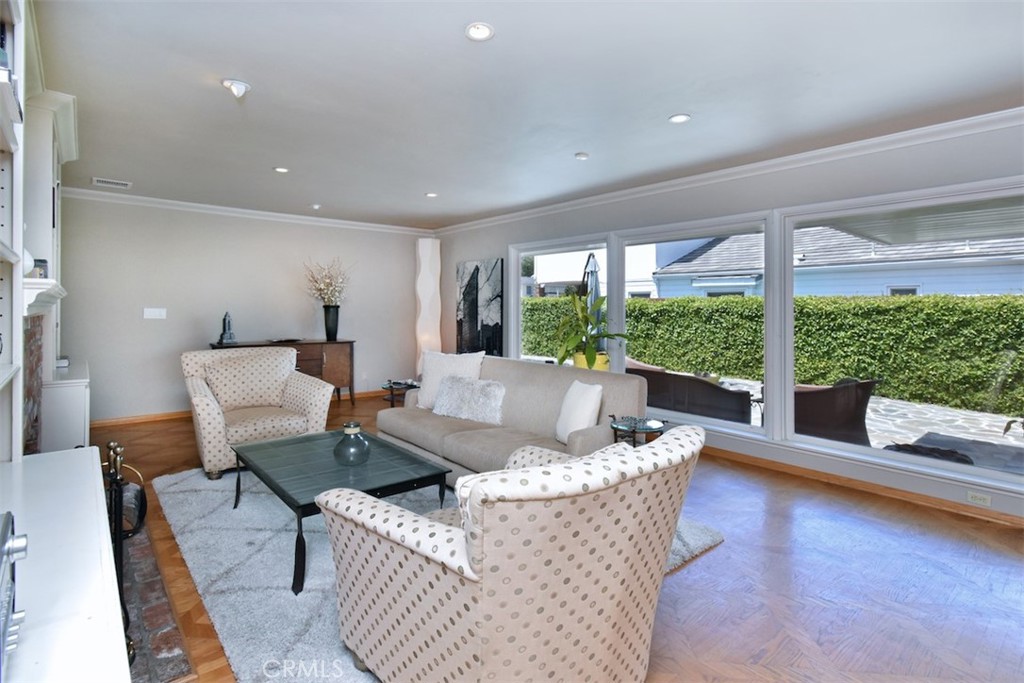 13707 Valley Vista Boulevard