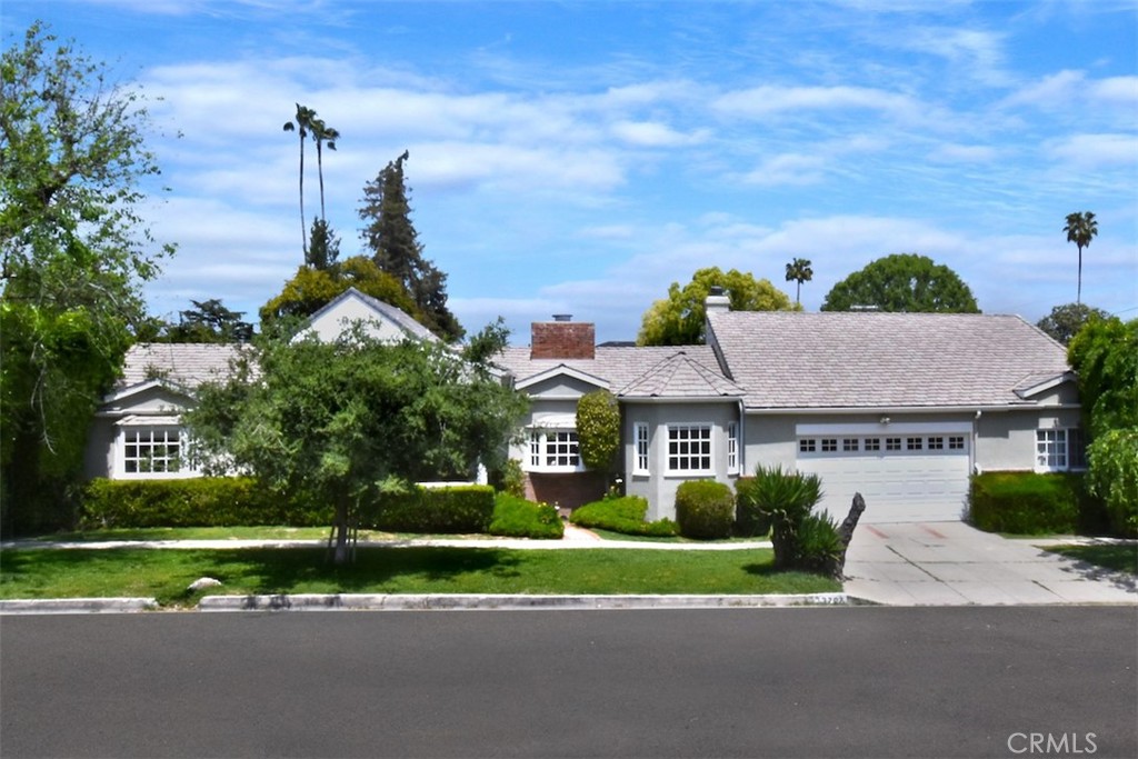 13707 Valley Vista Boulevard