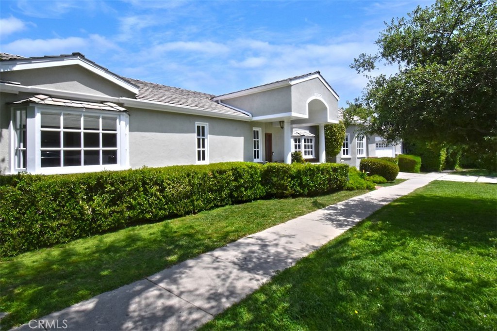 13707 Valley Vista Boulevard