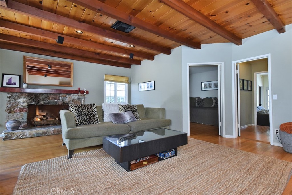 13707 Valley Vista Boulevard