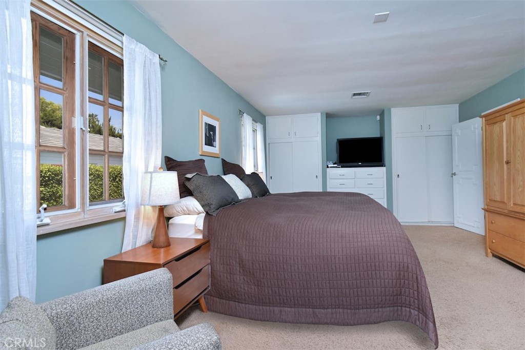 13707 Valley Vista Boulevard