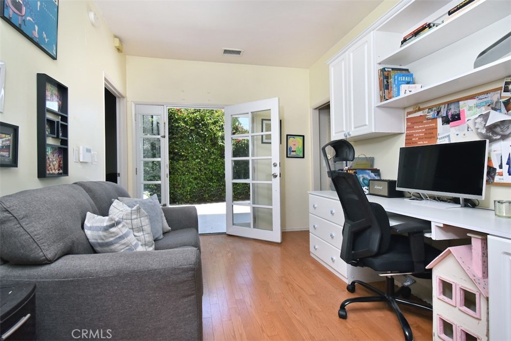 13707 Valley Vista Boulevard