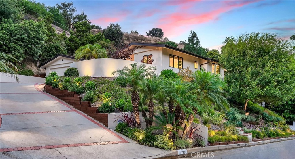 3747 Benedict Canyon Lane