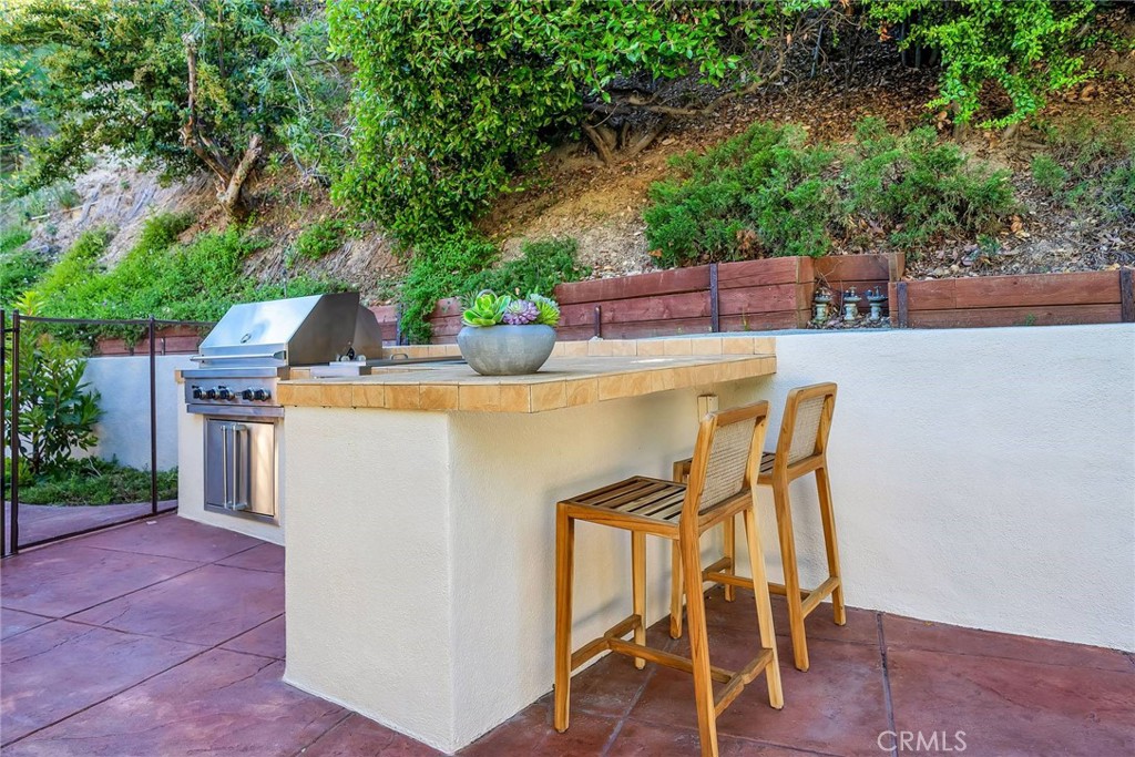 3747 Benedict Canyon Lane