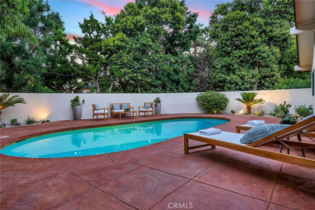 3747 Benedict Canyon Lane