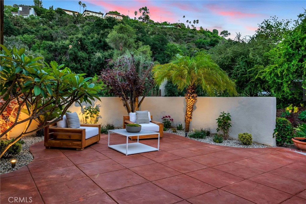 3747 Benedict Canyon Lane