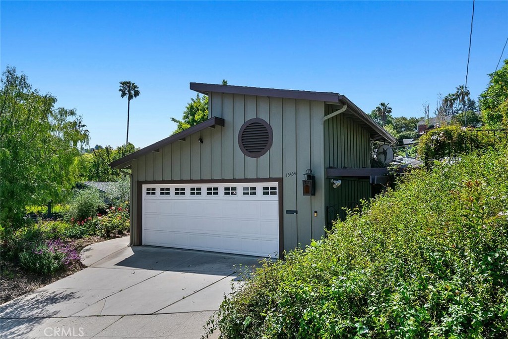 15454 Deerhorn Road