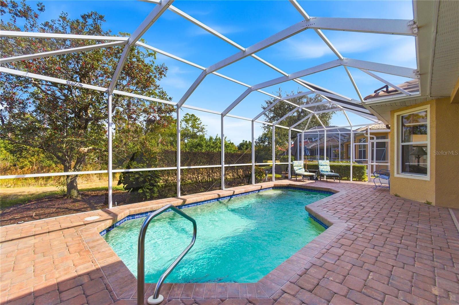5674 BLUE HERON CIRCLE
