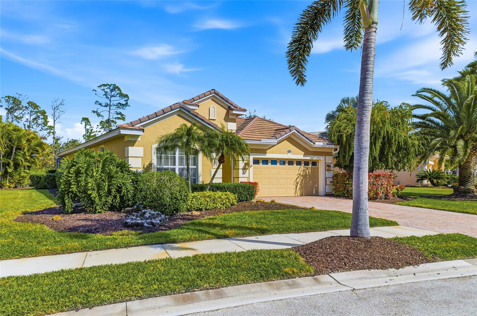 5674 BLUE HERON CIRCLE