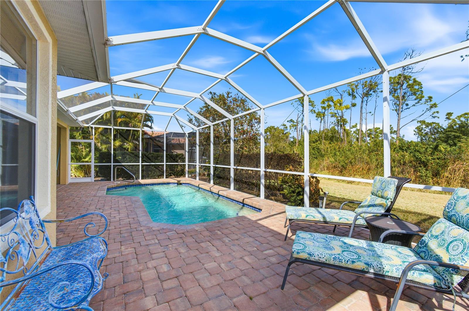 5674 BLUE HERON CIRCLE