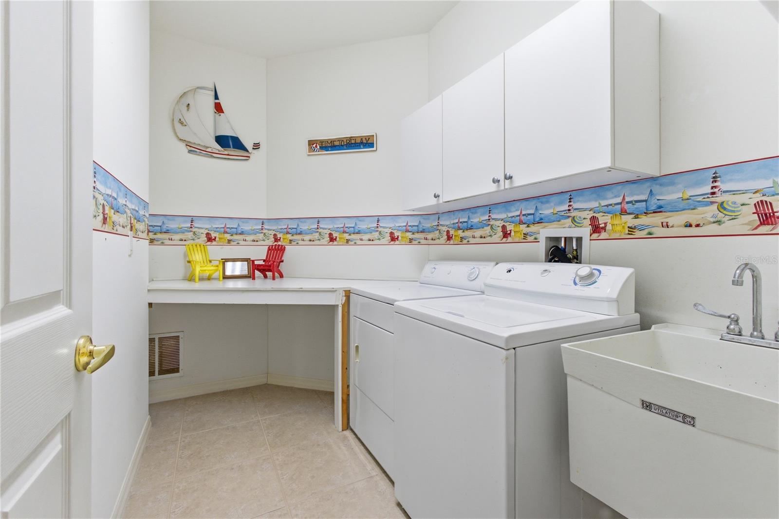 5674 BLUE HERON CIRCLE