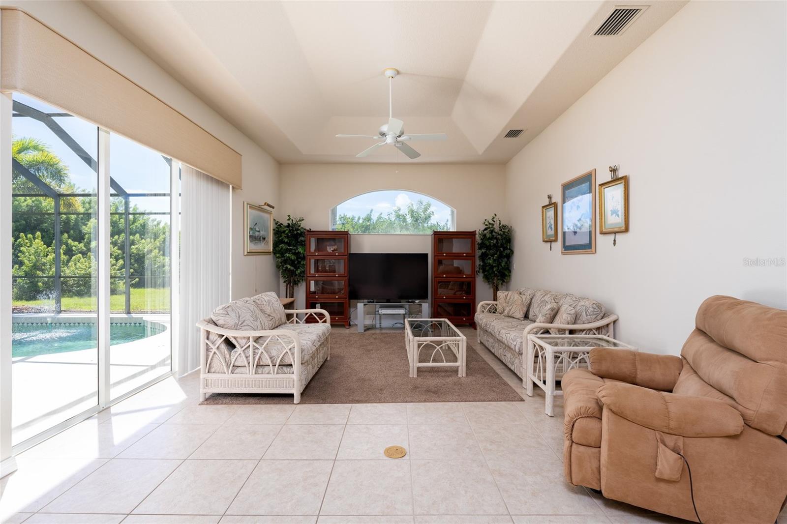 15507 AQUA CIR