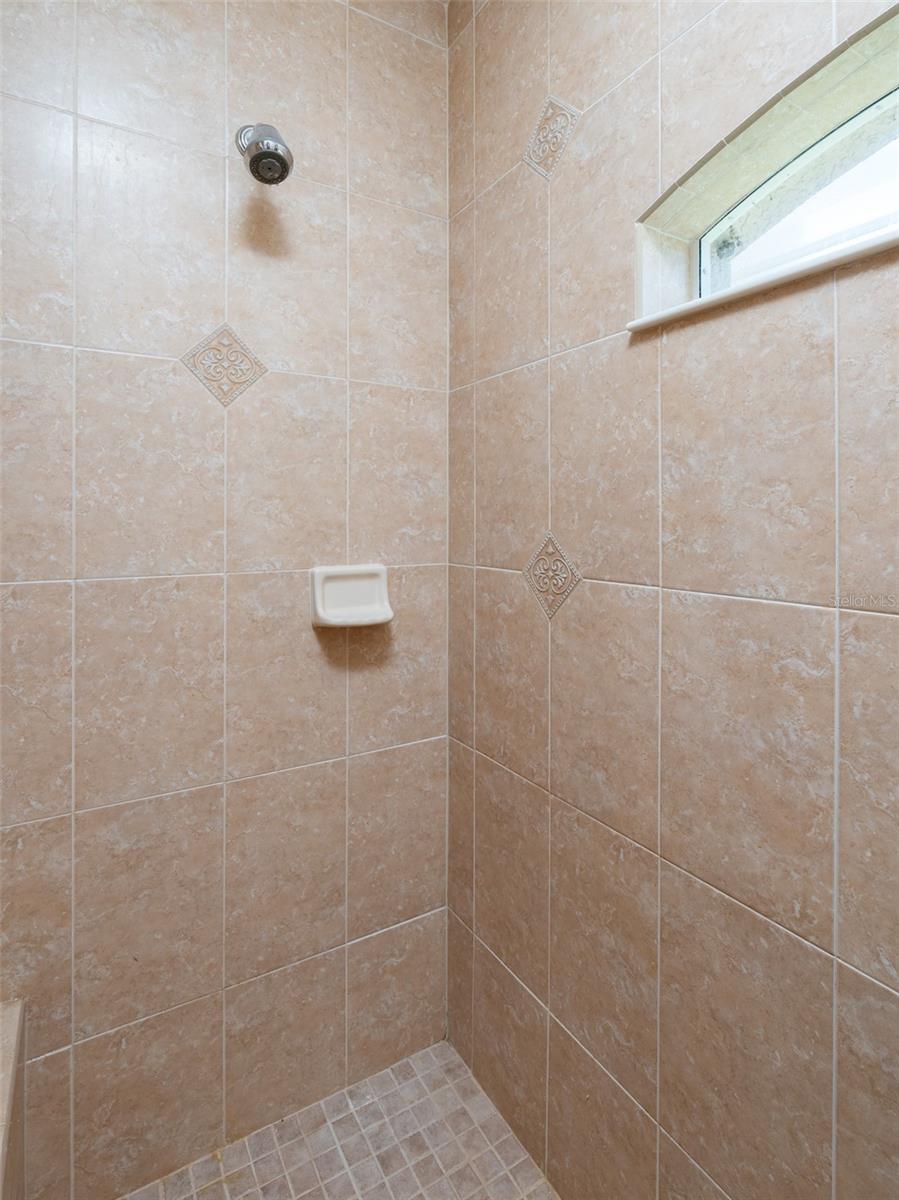 15507 AQUA CIR