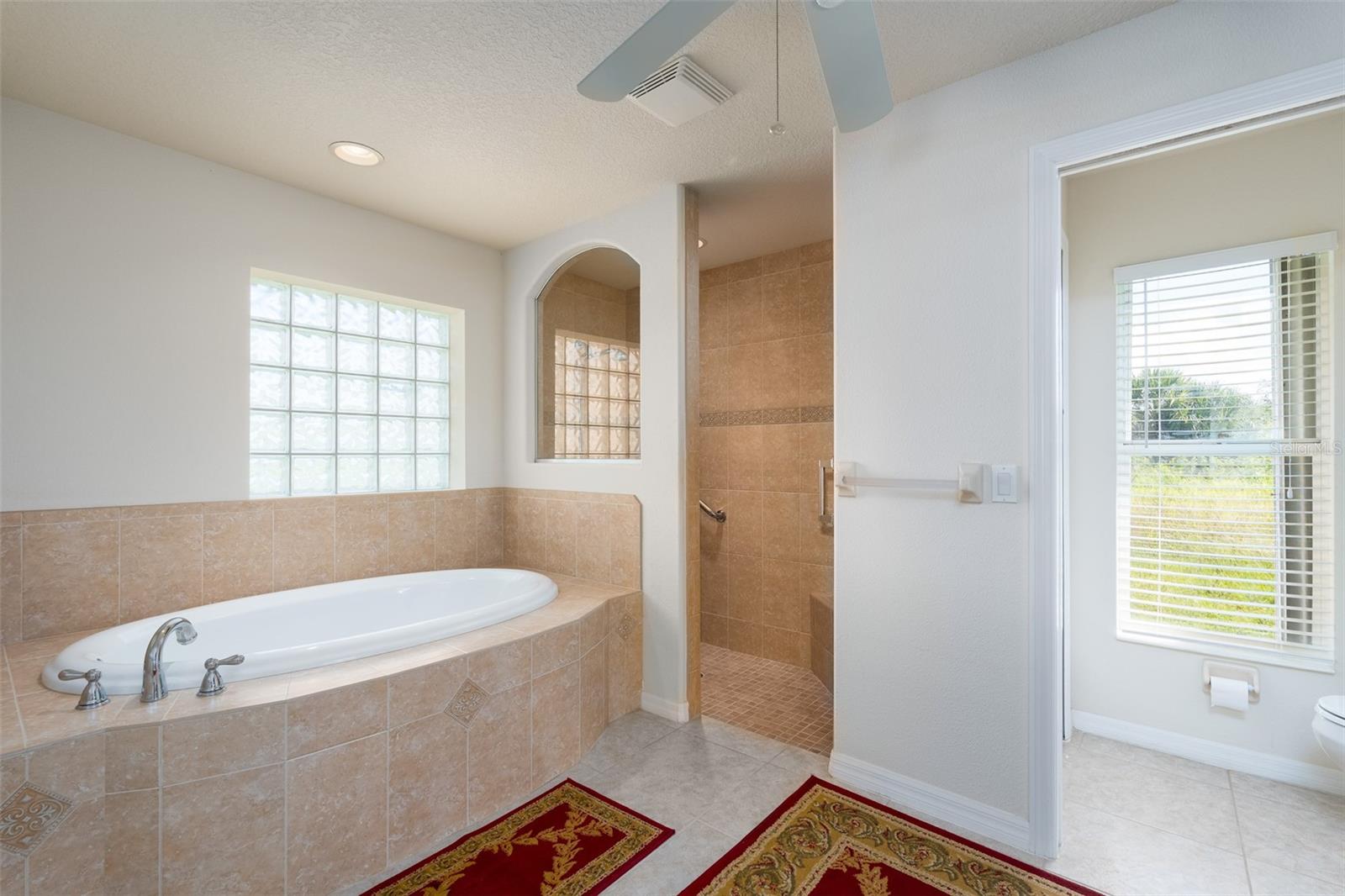 15507 AQUA CIR