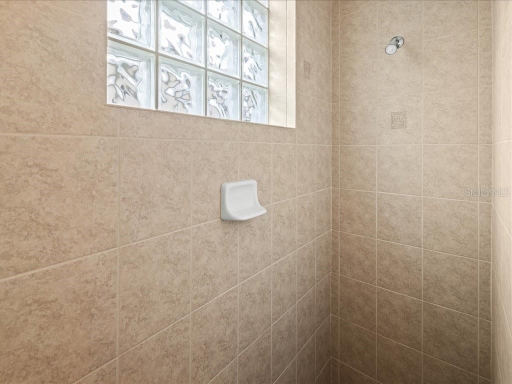 3927 WHISPERING OAKS DR