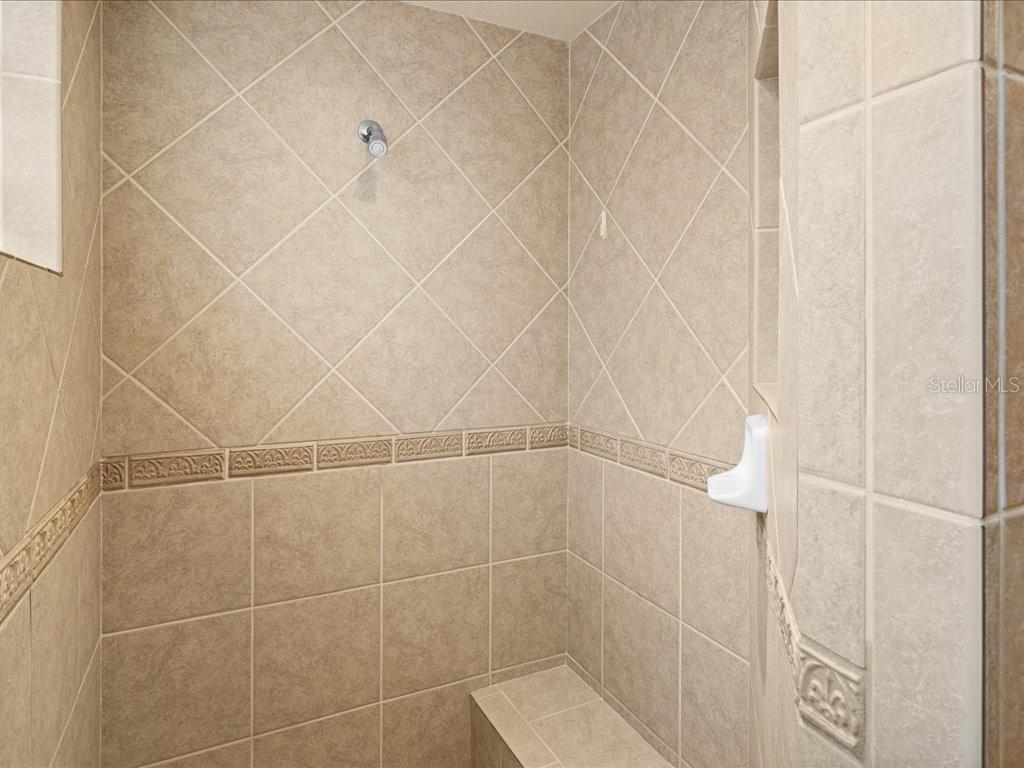 3927 WHISPERING OAKS DR