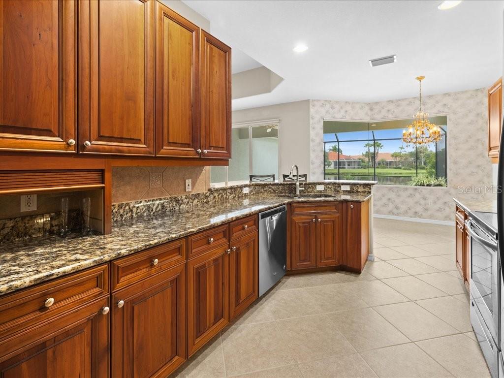 3927 WHISPERING OAKS DR
