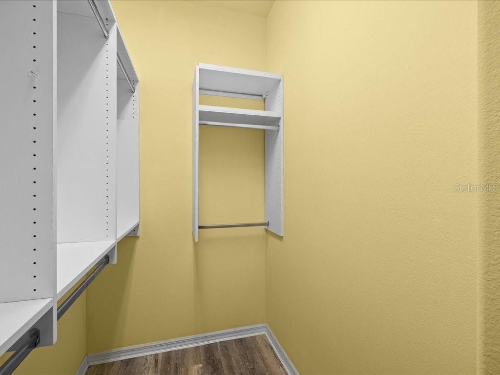 3927 WHISPERING OAKS DR