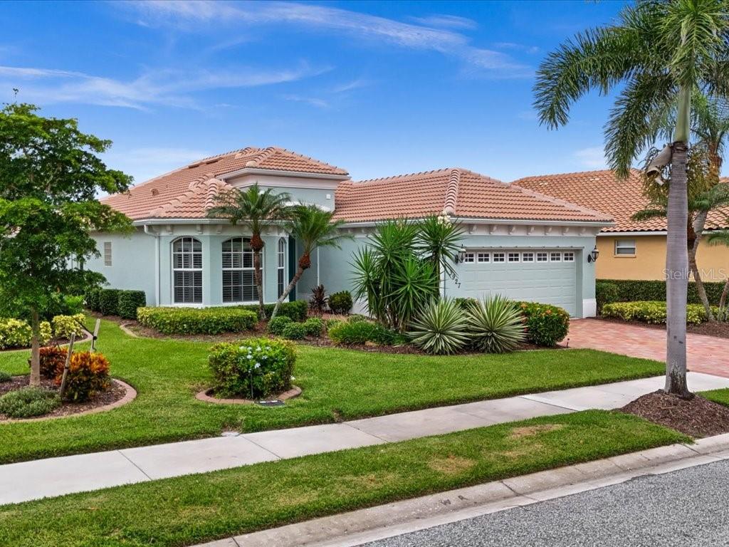 3927 WHISPERING OAKS DR