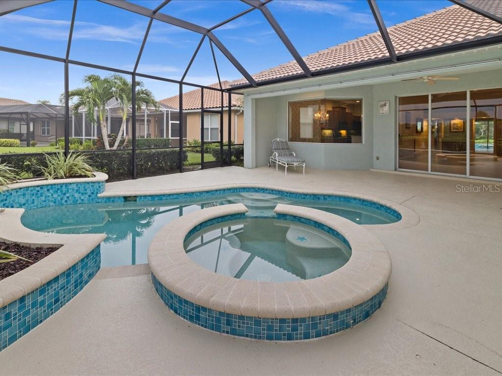 3927 WHISPERING OAKS DR