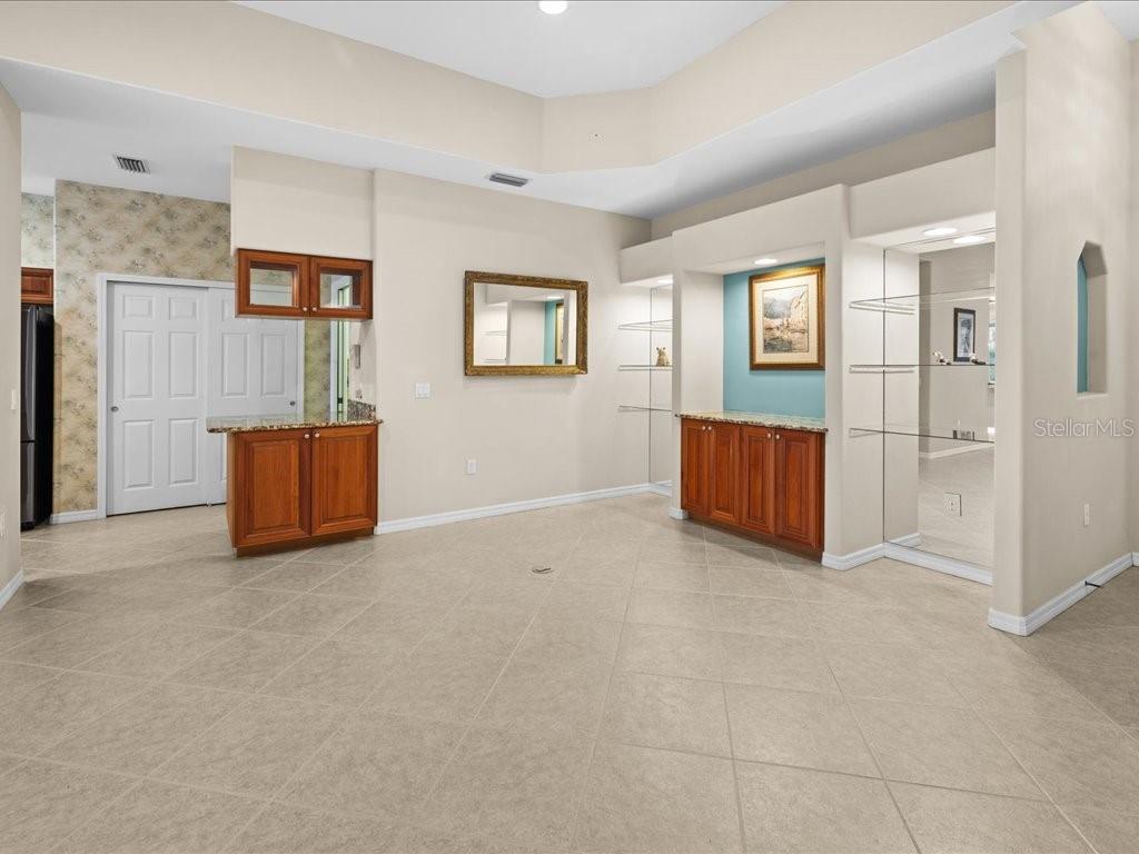 3927 WHISPERING OAKS DR