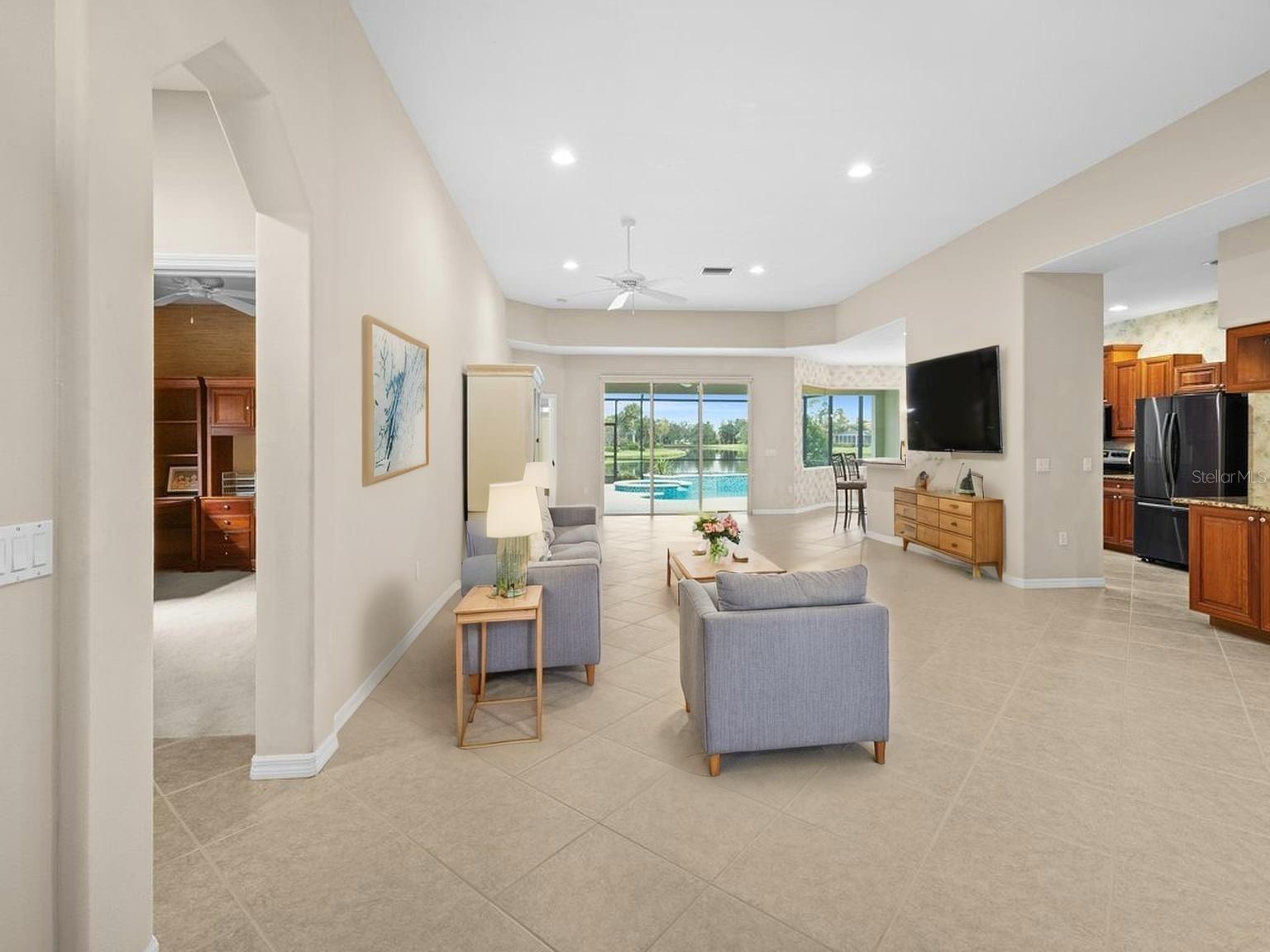 3927 WHISPERING OAKS DR