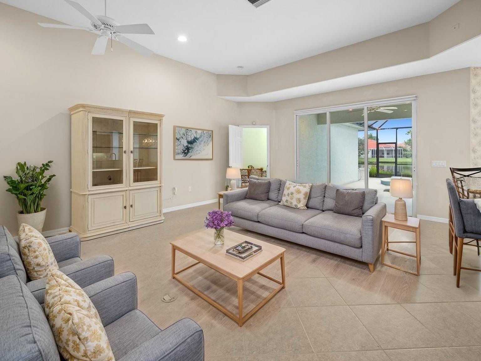 3927 WHISPERING OAKS DR