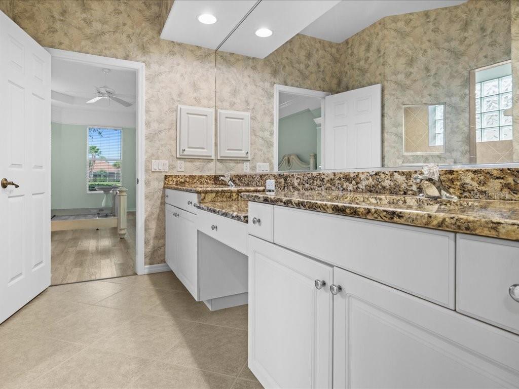3927 WHISPERING OAKS DR