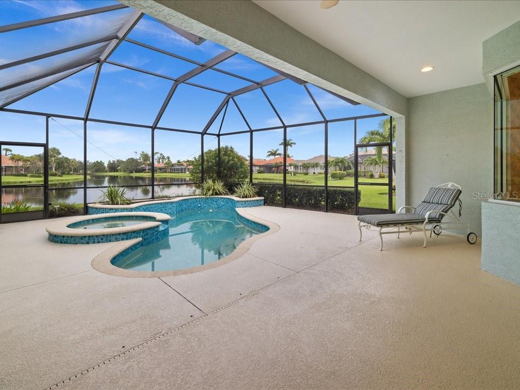 3927 WHISPERING OAKS DR