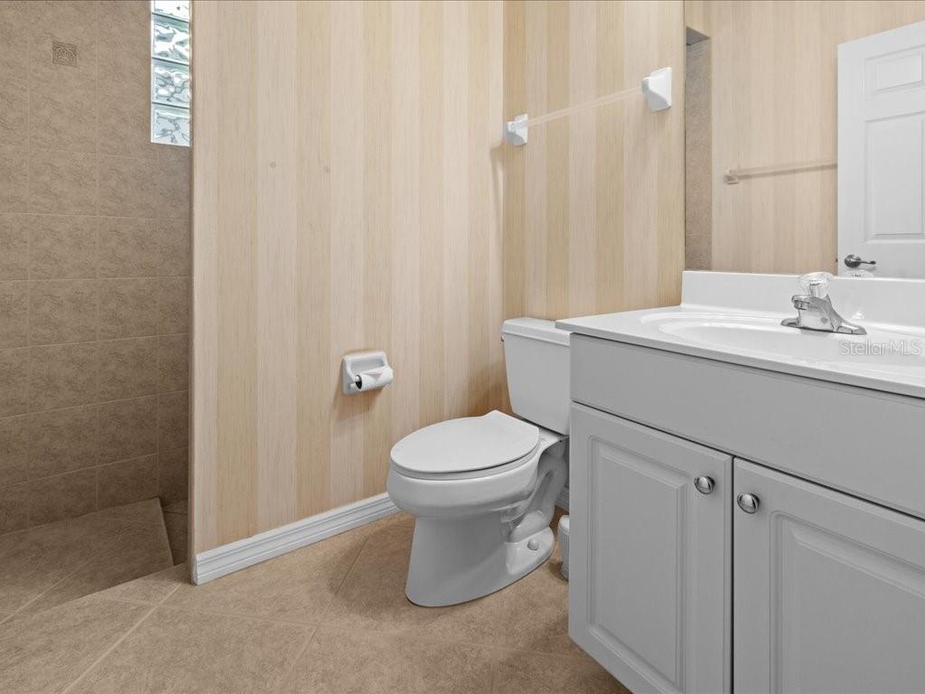 3927 WHISPERING OAKS DR