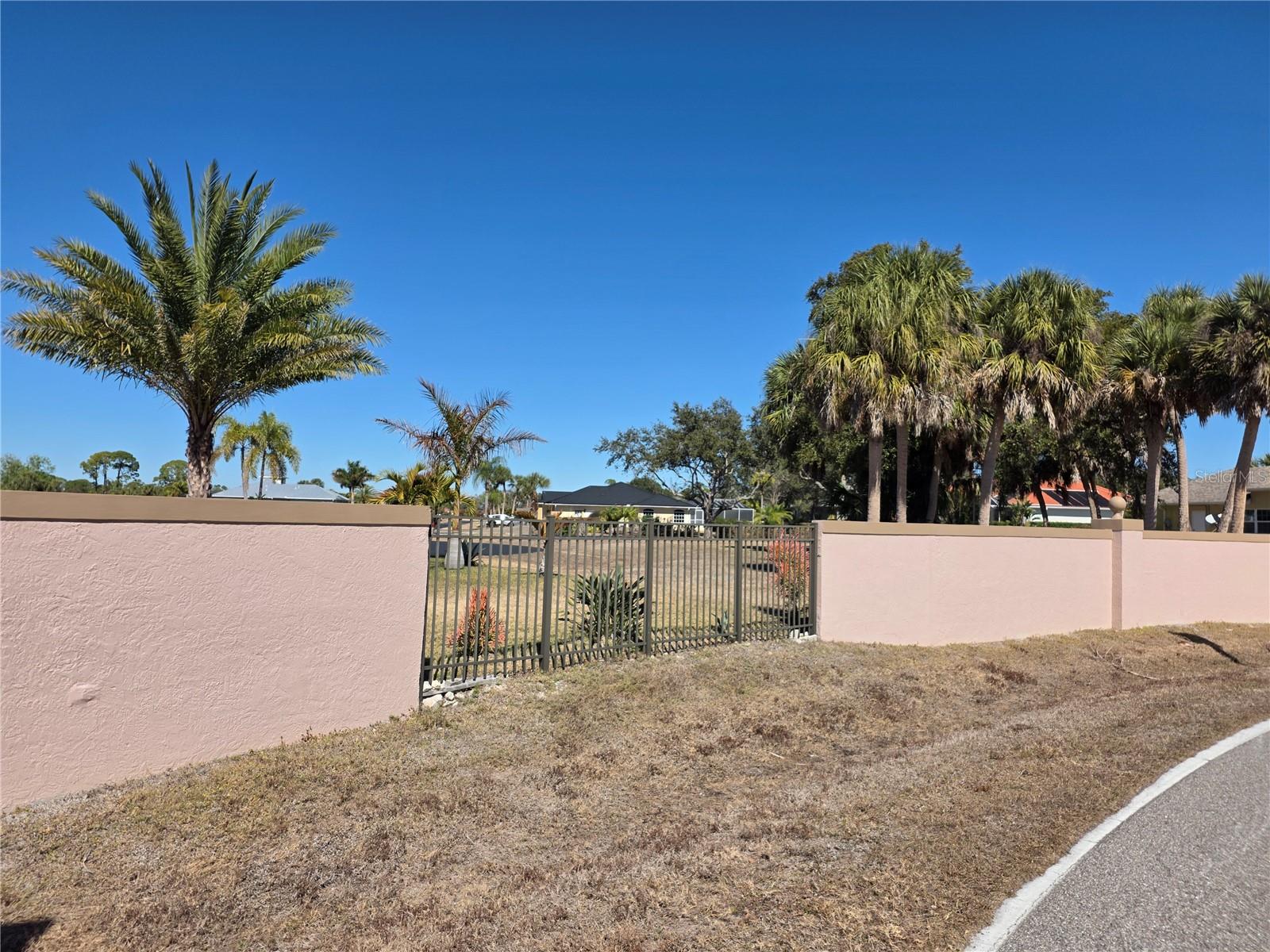 2610 PEBBLE CREEK PL