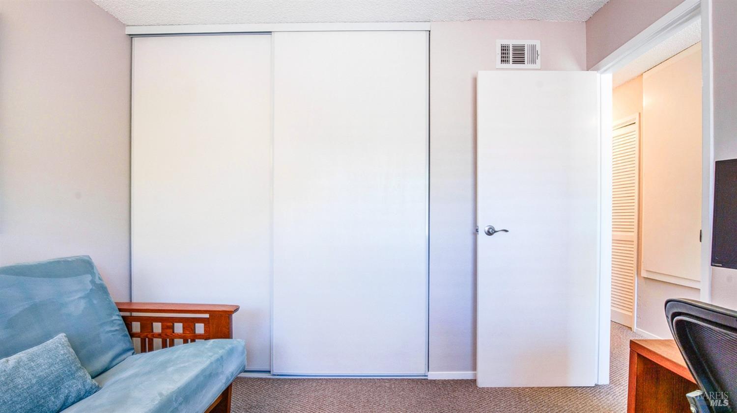 17 Prairie Falcon Drive