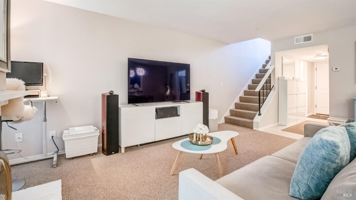 17 Prairie Falcon Drive