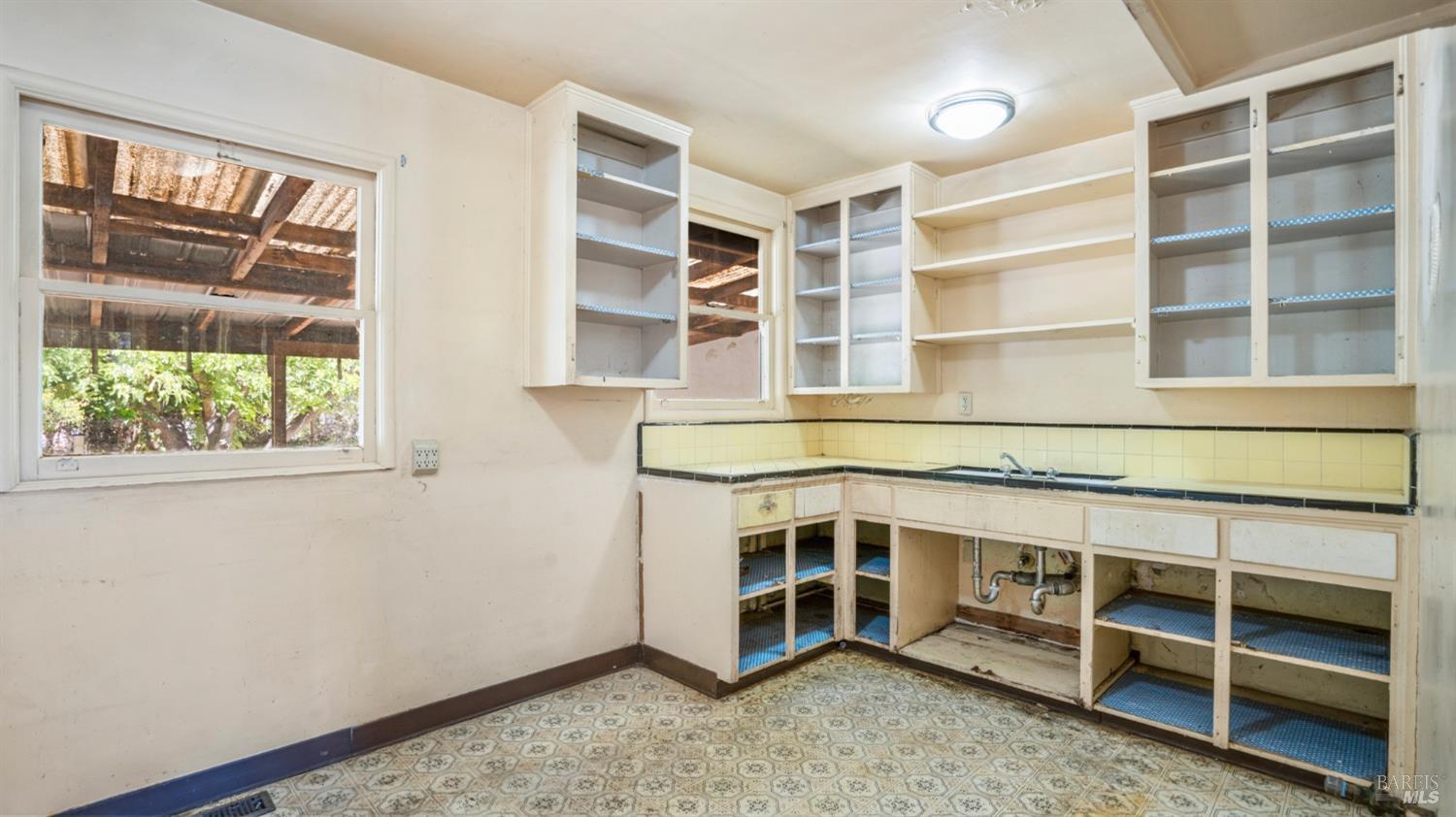 1536 S Novato Boulevard