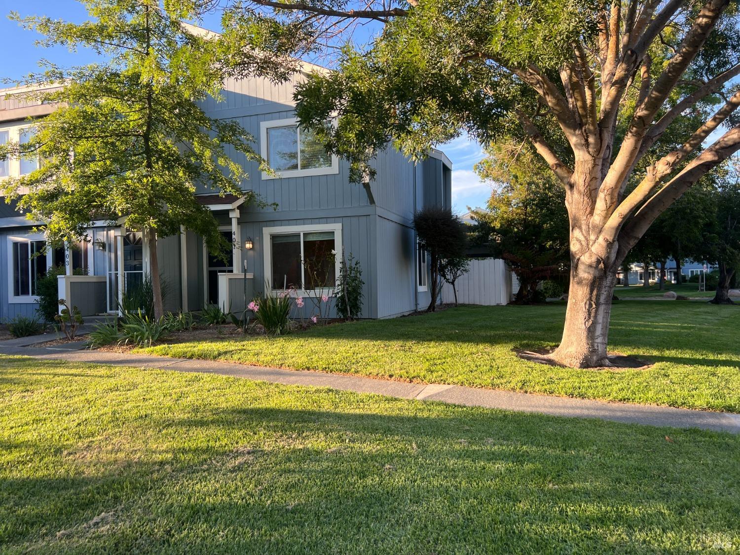 401 Fernbridge Place