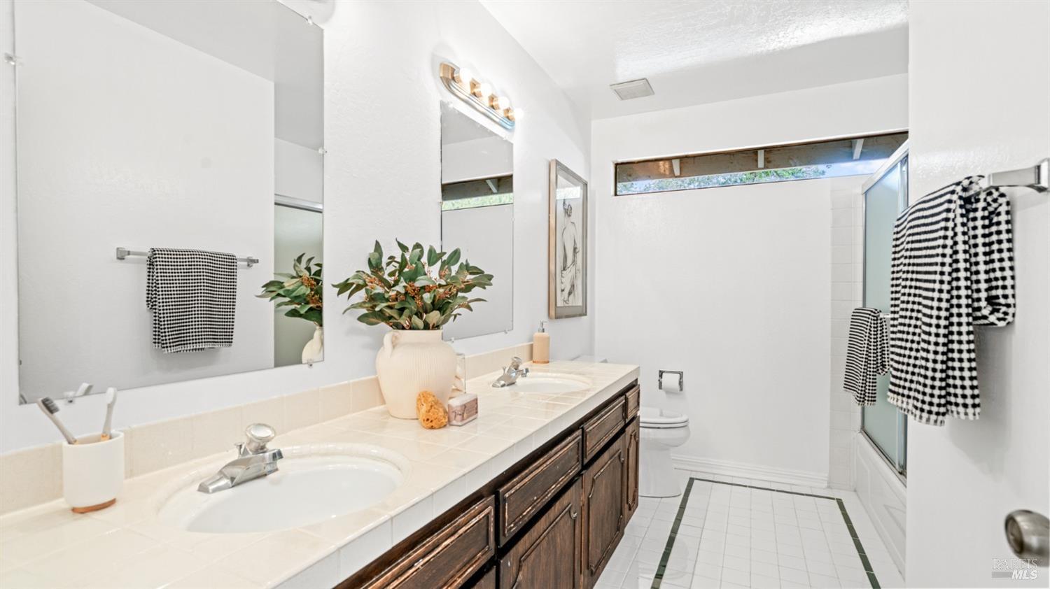 125 Cerro Crest Drive