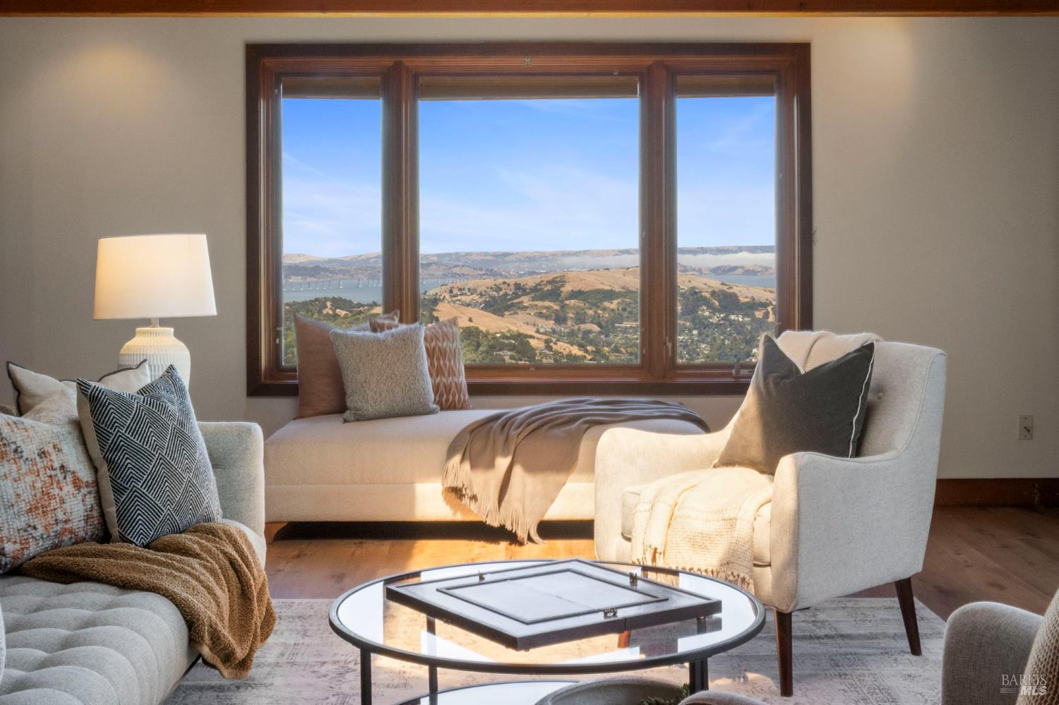 390 Panoramic Highway