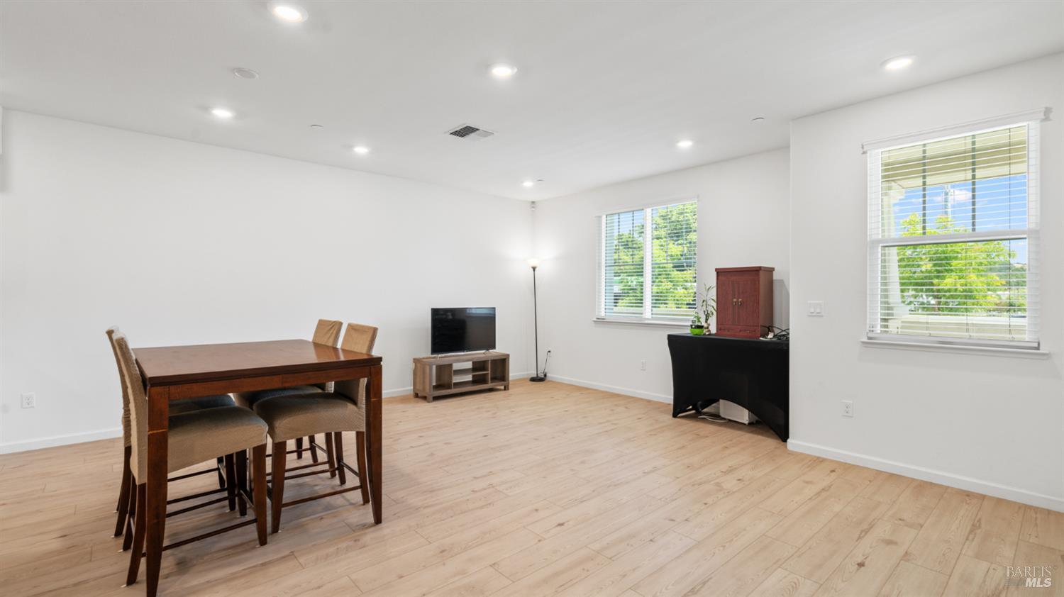 18 Lesina Way