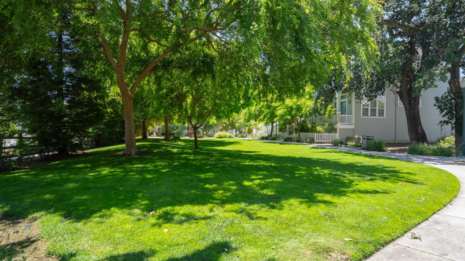 18 Lesina Way